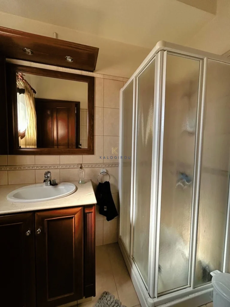 5 Bedroom House for Sale in Aradippou, Larnaca District