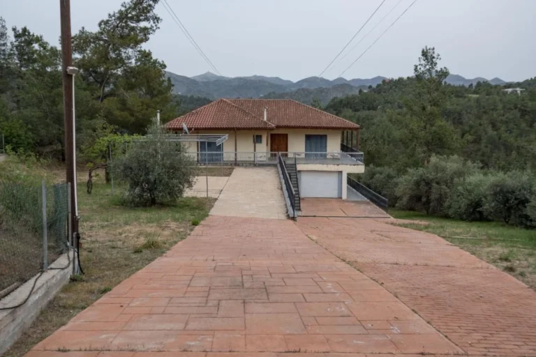 3 Bedroom House for Sale in Agios Epifanios Oreinis, Nicosia District