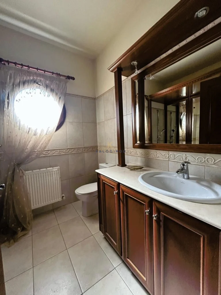 5 Bedroom House for Sale in Aradippou, Larnaca District