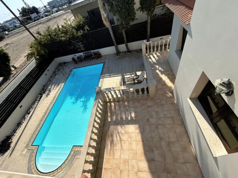 5 Bedroom House for Sale in Aradippou, Larnaca District