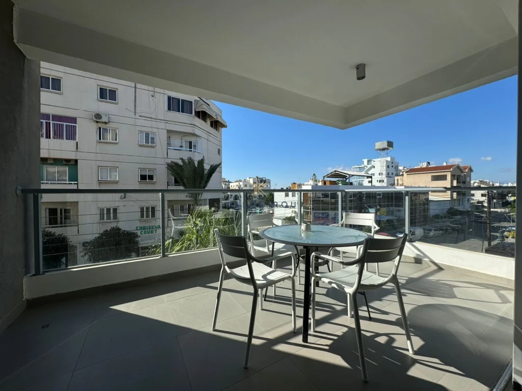 2 Bedroom Apartment for Rent in Larnaca – Finikoudes