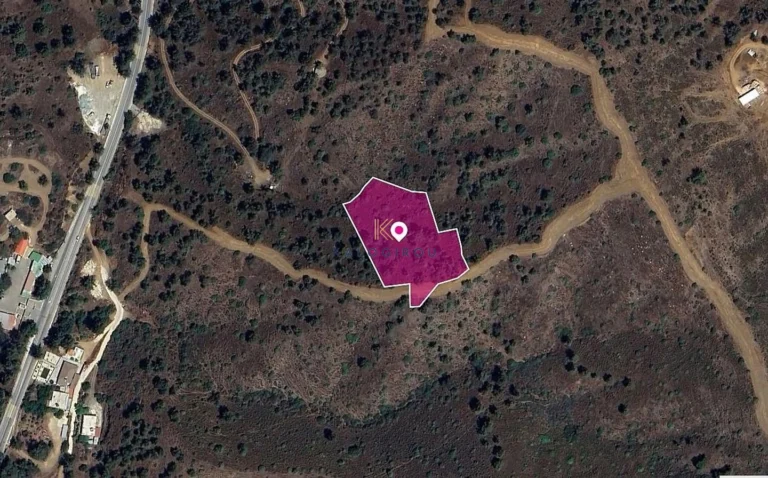 909m² Plot for Sale in Evrychou, Nicosia District