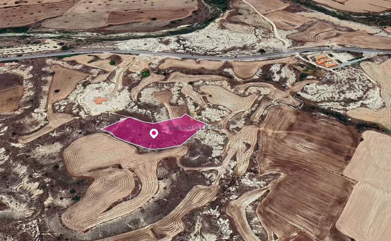 9,633m² Plot for Sale in Agia Varvara Lefkosias, Nicosia District