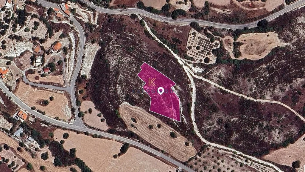 5,686m² Plot for Sale in Vavla, Larnaca District