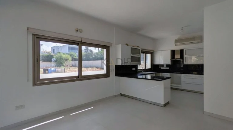 4 Bedroom House for Sale in Aglantzia, Nicosia District