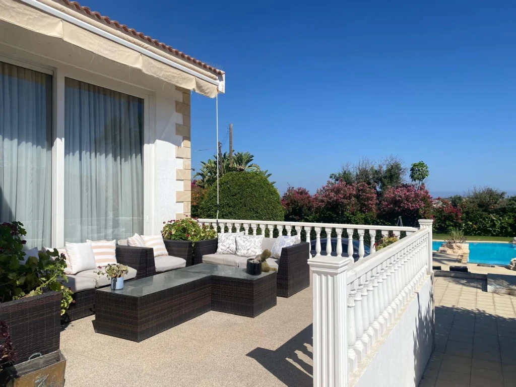 5 Bedroom House for Sale in Parekklisia, Limassol District