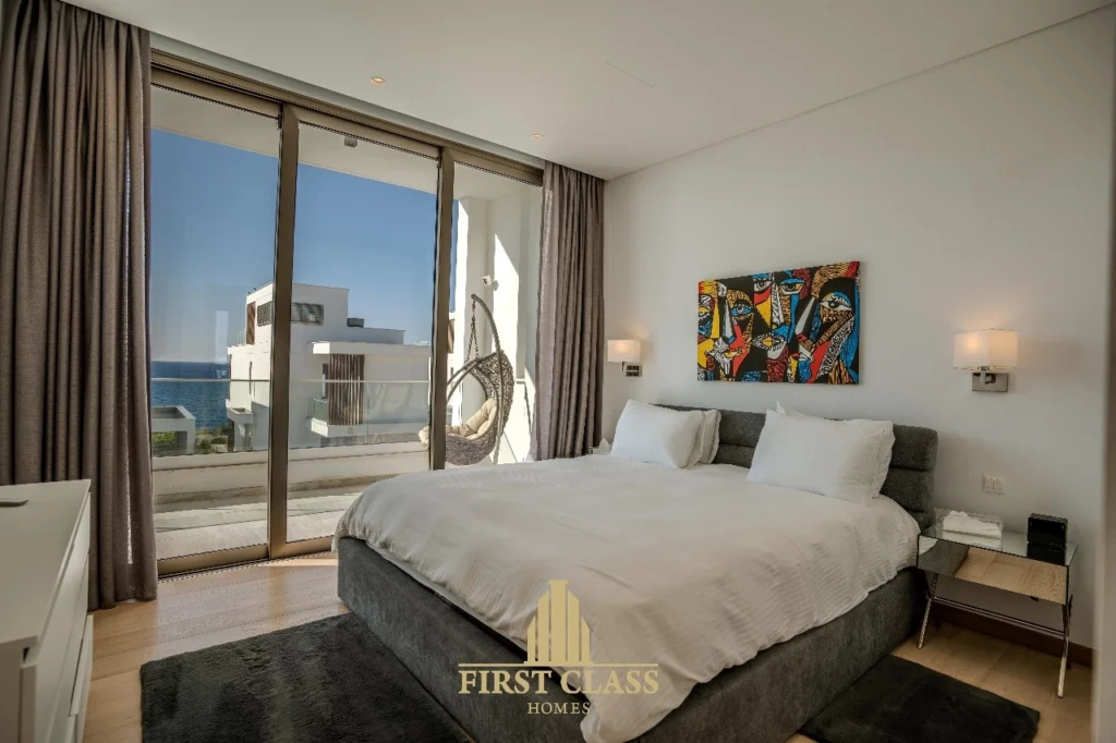 5 Bedroom House for Sale in Kissonerga, Paphos District
