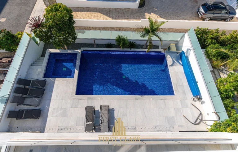 5 Bedroom House for Sale in Kissonerga, Paphos District