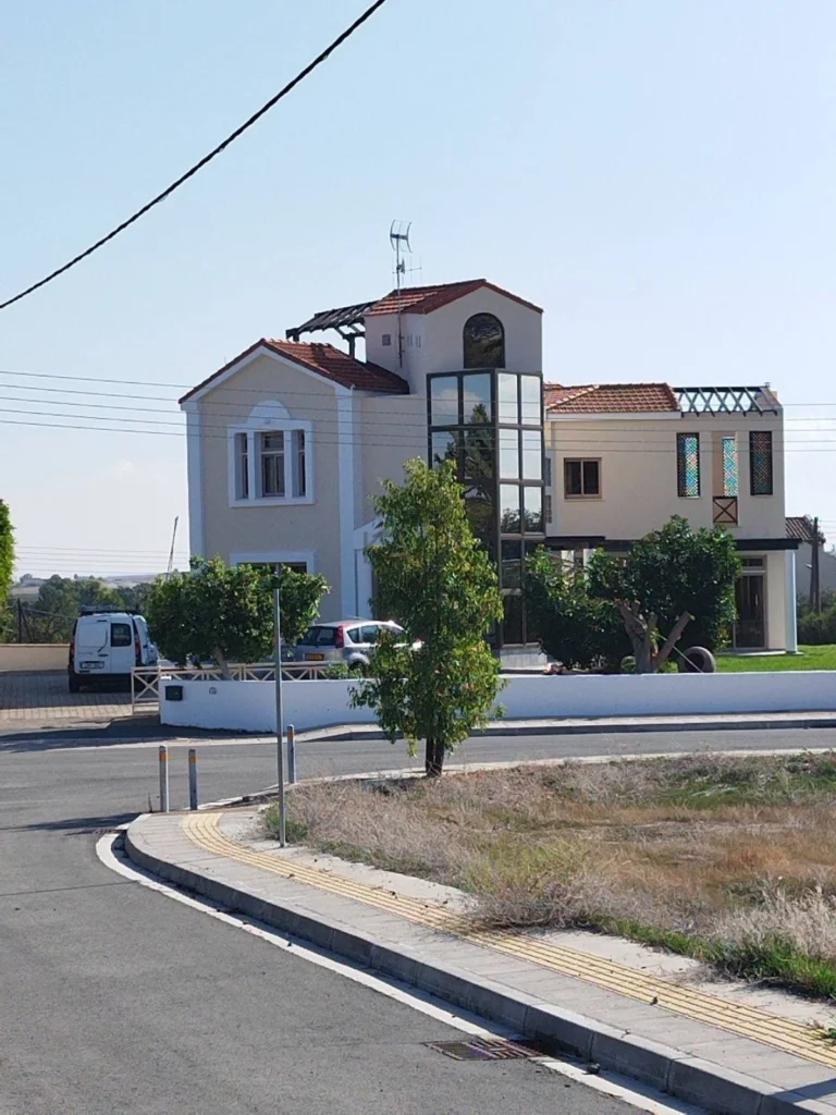 Cheap Houses and Villas for Sale Nicosia up to 1000000 euro