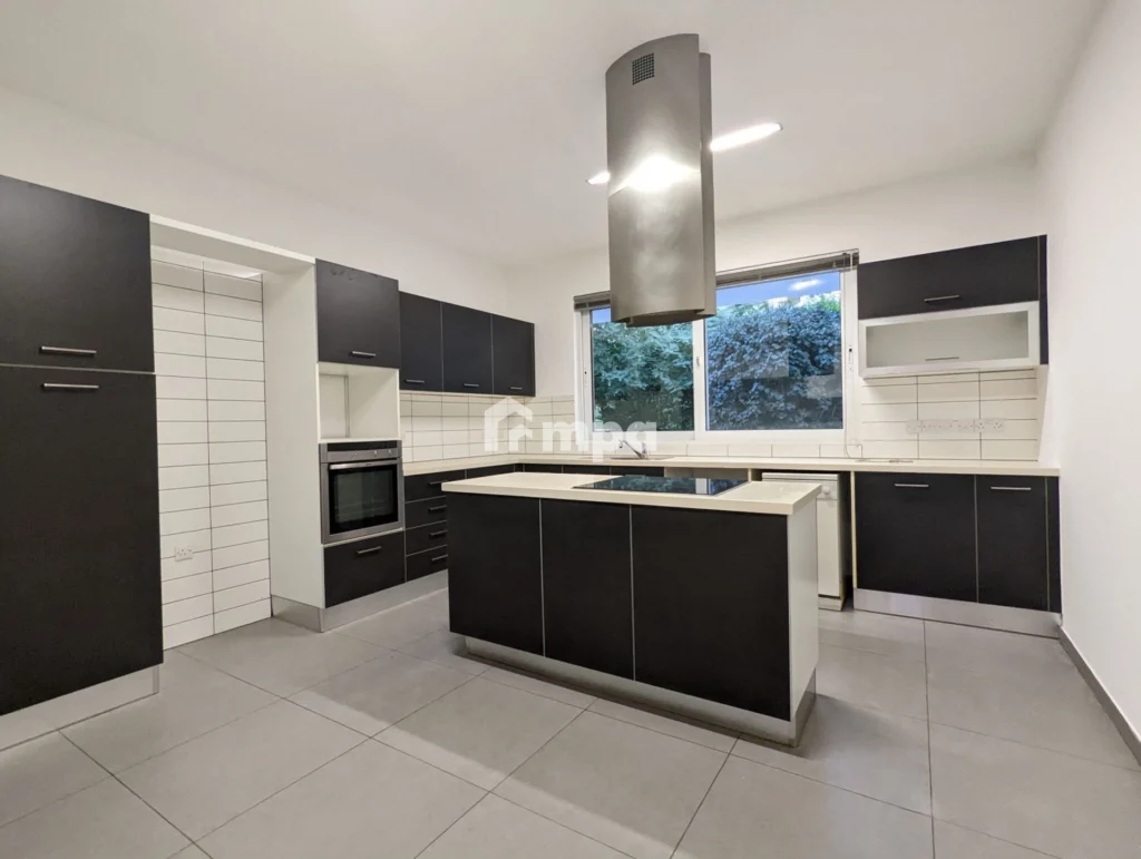 3 Bedroom Apartment for Rent in Agioi Omologites, Nicosia District