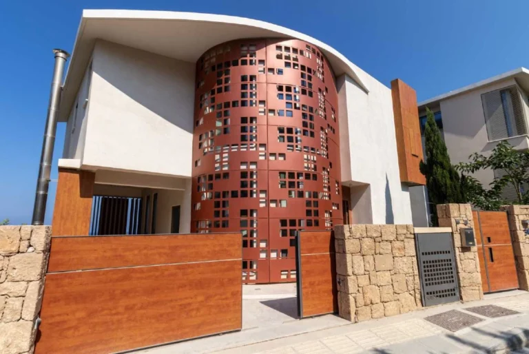 4 Bedroom House for Sale in Chlorakas, Paphos District