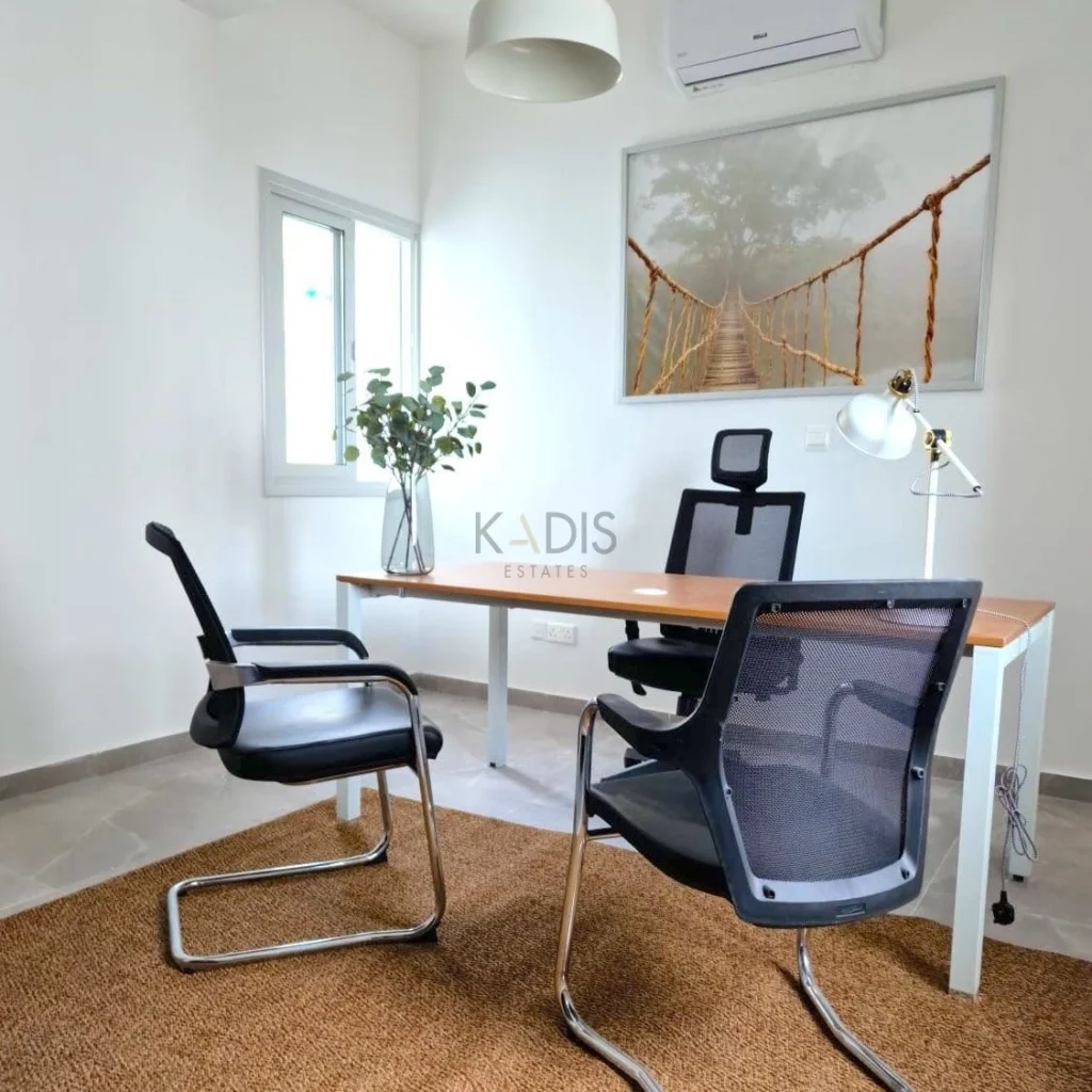 90m² Office for Sale in Agioi Omologites, Nicosia District
