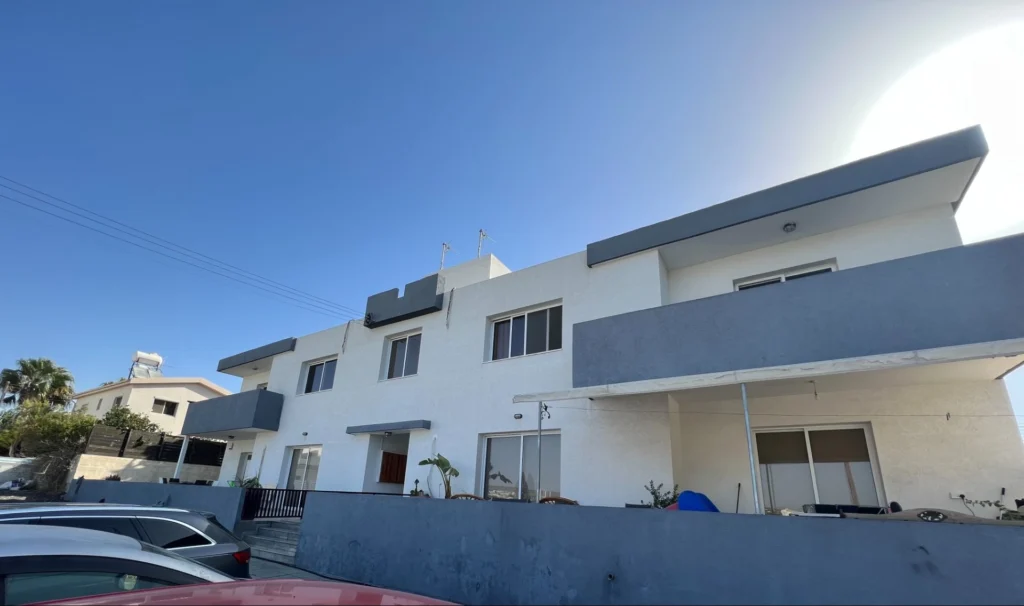 567m² Building for Sale in Kolossi, Limassol District