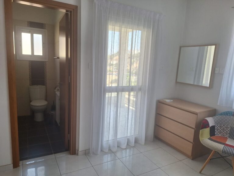 4 Bedroom House for Rent in Parekklisia, Limassol District