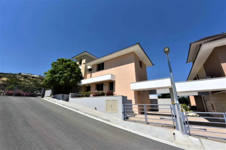 4 Bedroom House for Sale in Agios Tychonas, Limassol District