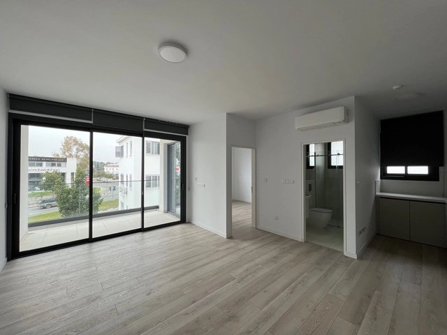 689m² Building for Sale in Strovolos, Nicosia District
