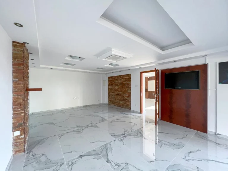 125m² Office for Rent in Limassol District
