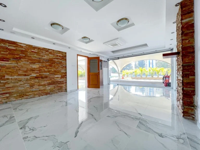 125m² Office for Rent in Limassol District