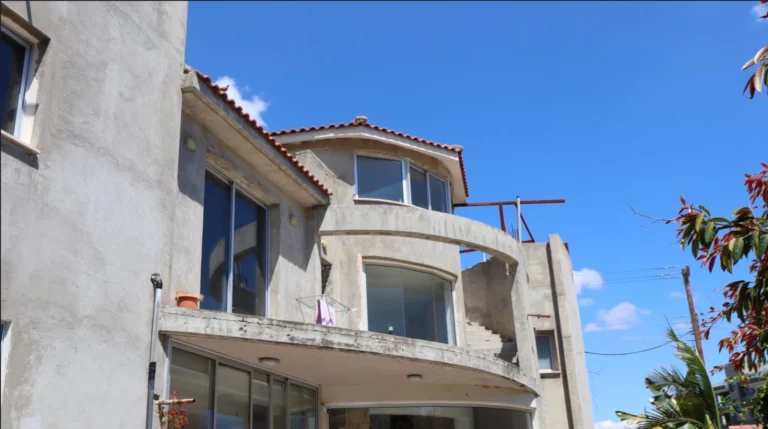 5 Bedroom House for Sale in Limassol – Agios Athanasios
