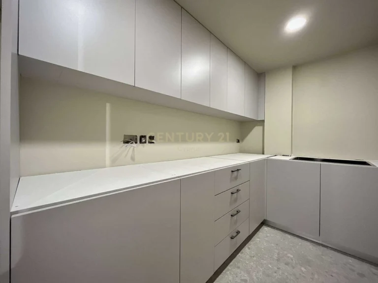 300m² Office for Rent in Limassol District