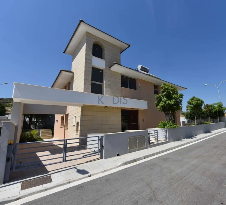 3 Bedroom House for Sale in Pyrgos Lemesou, Limassol District
