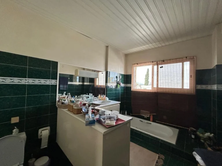 4 Bedroom House for Sale in Pervolia Larnacas