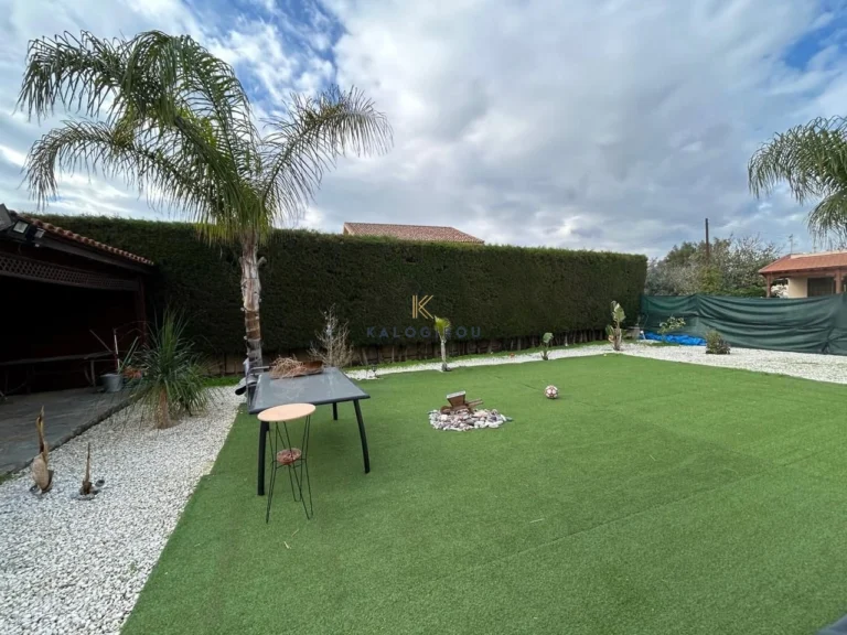 4 Bedroom House for Sale in Pervolia Larnacas