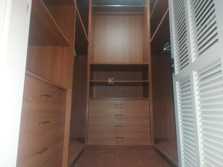 5 Bedroom House for Sale in Aradippou, Larnaca District