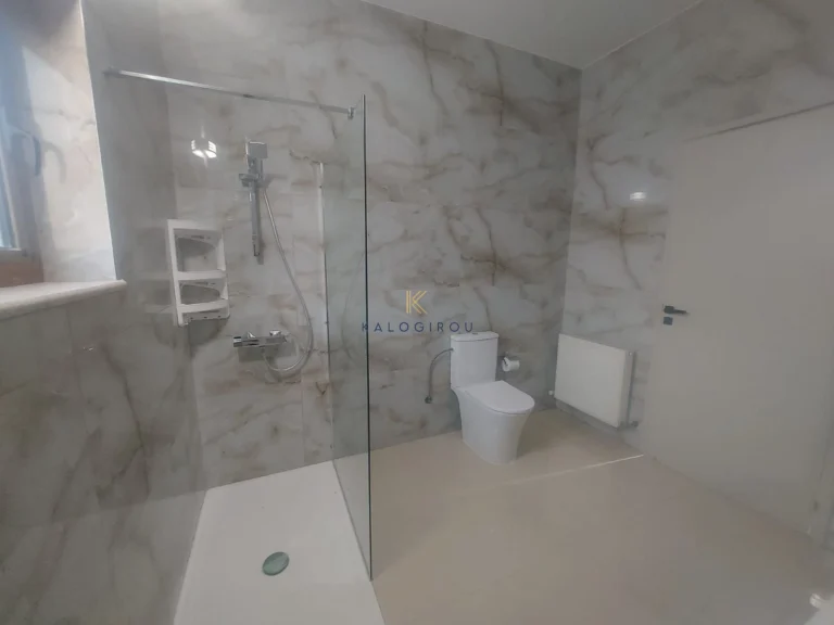 5 Bedroom House for Sale in Aradippou, Larnaca District