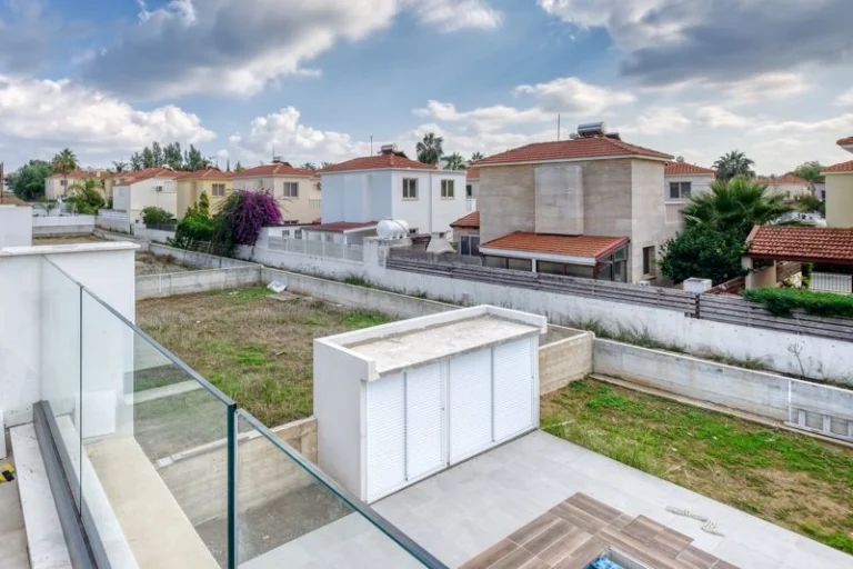 3 Bedroom House for Sale in Pervolia Larnacas