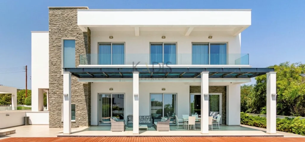 5 Bedroom House for Sale in Famagusta – Agia Napa