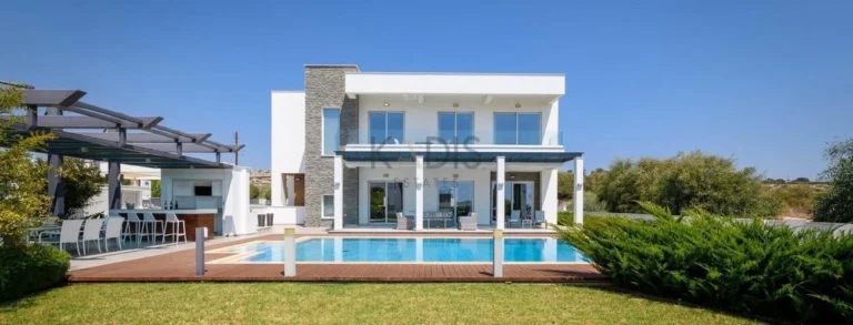 5 Bedroom House for Sale in Famagusta – Agia Napa