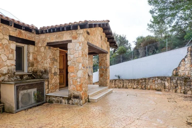 3 Bedroom House for Sale in Neo Chorio Pafou, Paphos District