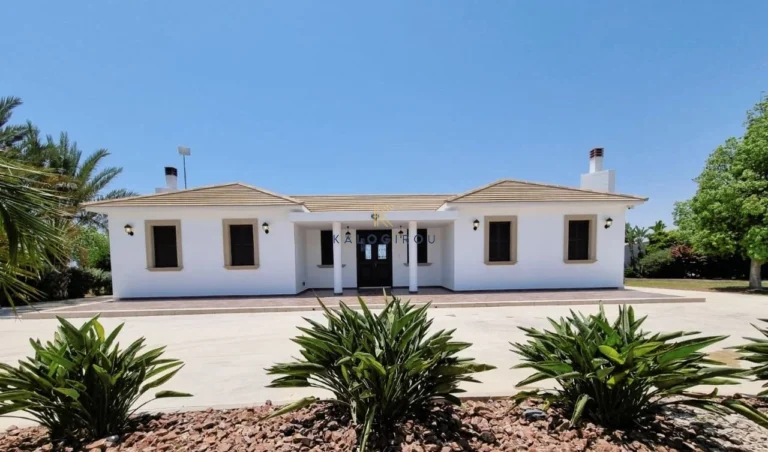 5 Bedroom House for Rent in Pervolia Larnacas