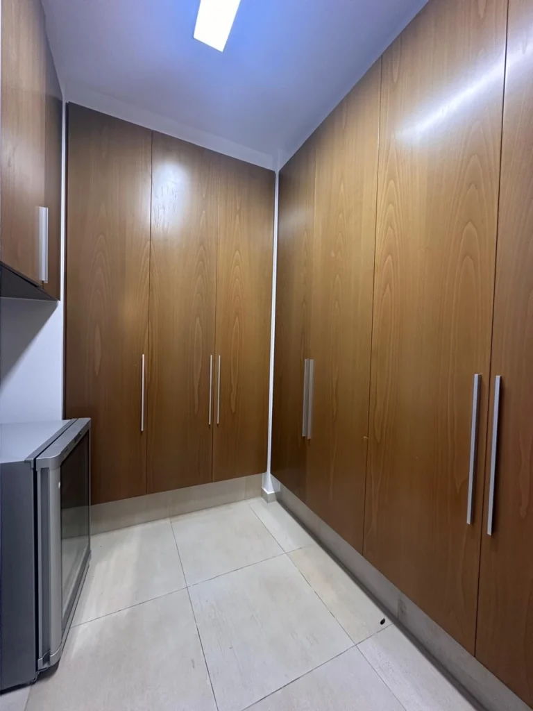 5 Bedroom House for Sale in Ypsonas, Limassol District