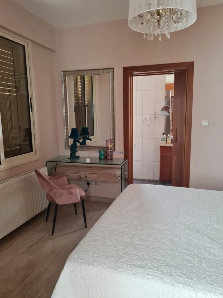 5 Bedroom House for Sale in Pervolia Larnacas