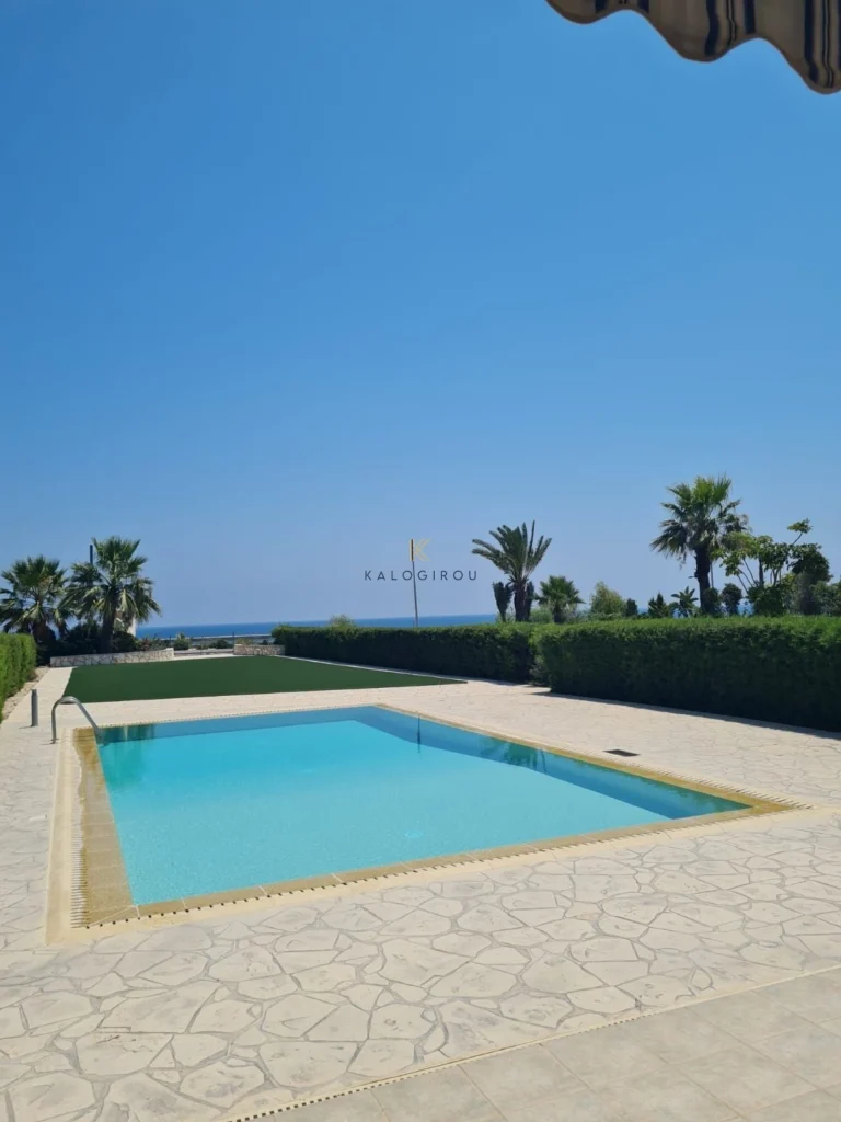 5 Bedroom House for Sale in Pervolia Larnacas