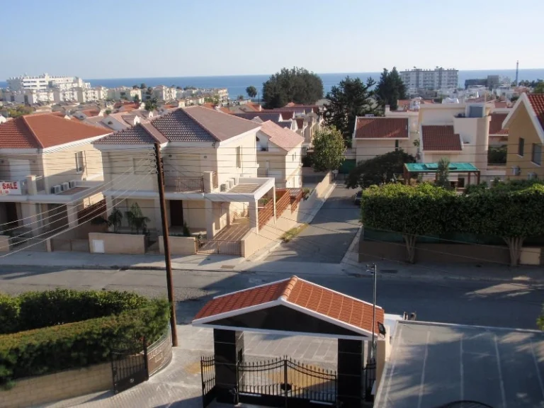 6+ Bedroom House for Sale in Limassol District