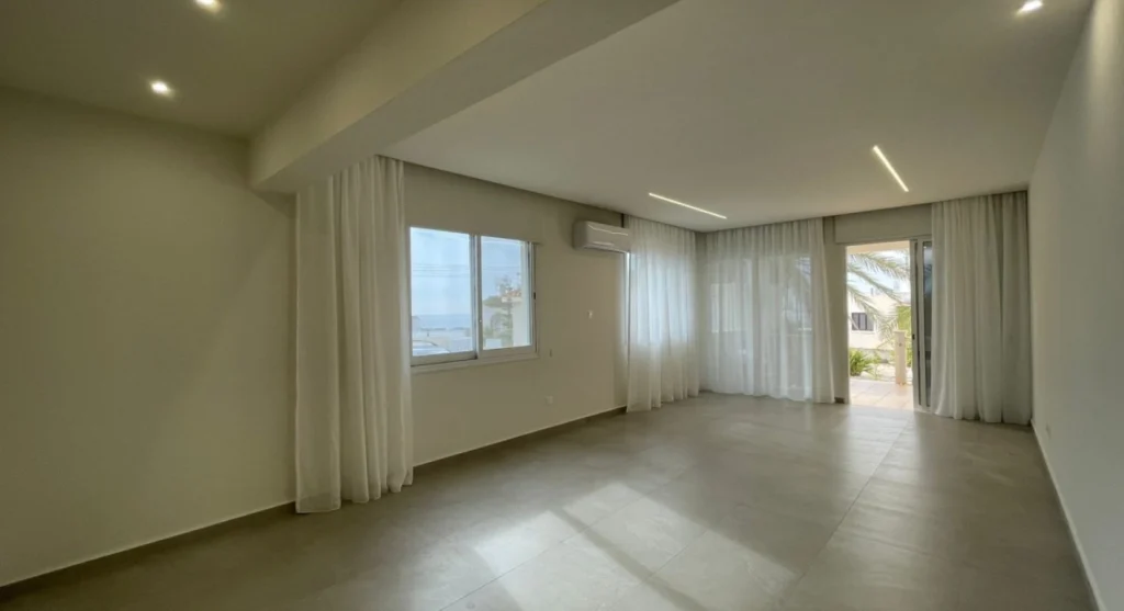 3 Bedroom Apartment for Sale in Kissonerga, Paphos District