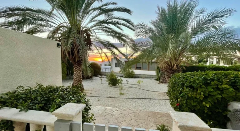 3 Bedroom Apartment for Sale in Kissonerga, Paphos District