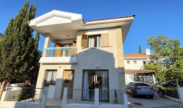 2 Bedroom House for Sale in Paphos – Universal
