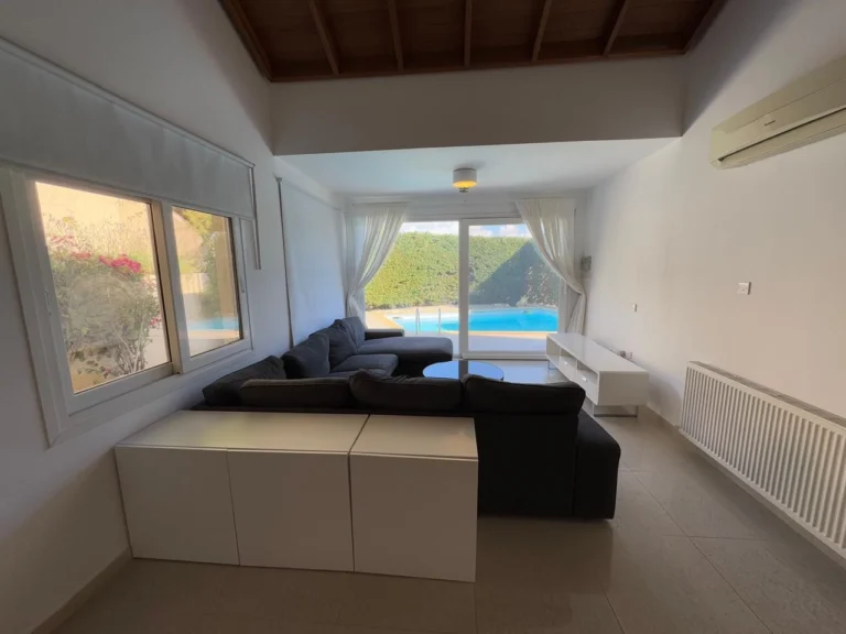 3 Bedroom House for Sale in Agios Tychonas, Limassol District