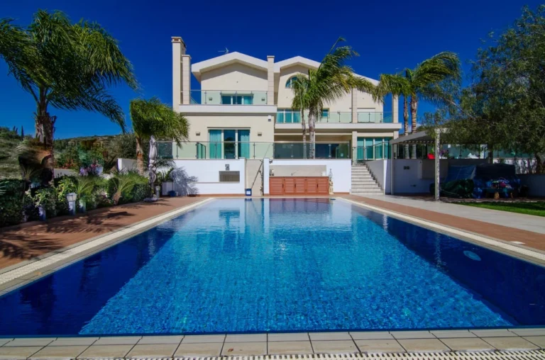 5 Bedroom House for Sale in Pyrgos Lemesou, Limassol District