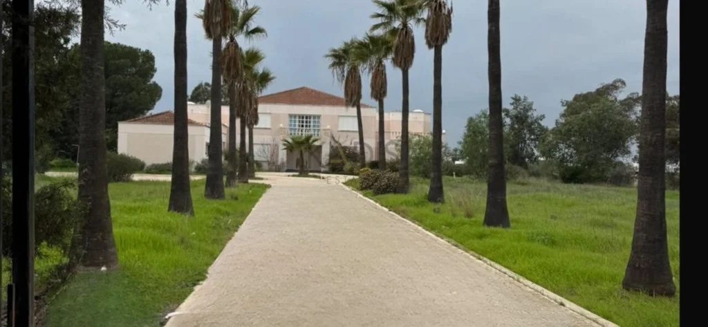 5 Bedroom House for Sale in Latsia, Nicosia District