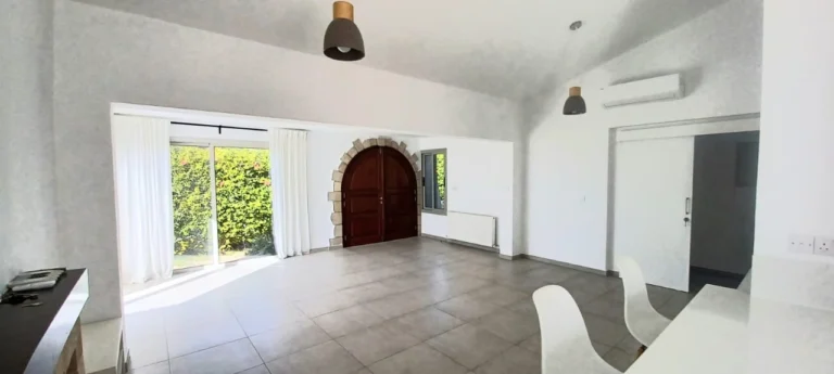 3 Bedroom House for Sale in Kamares, Paphos District