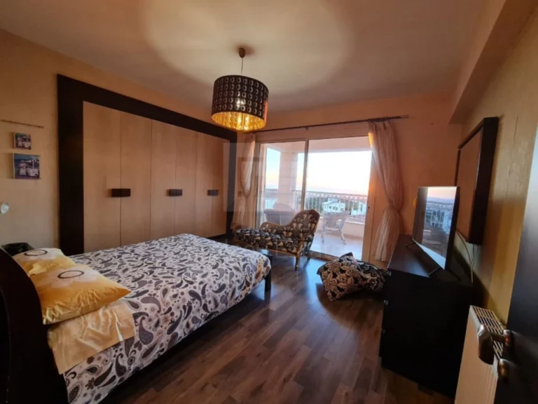 6+ Bedroom House for Sale in Konia, Paphos District