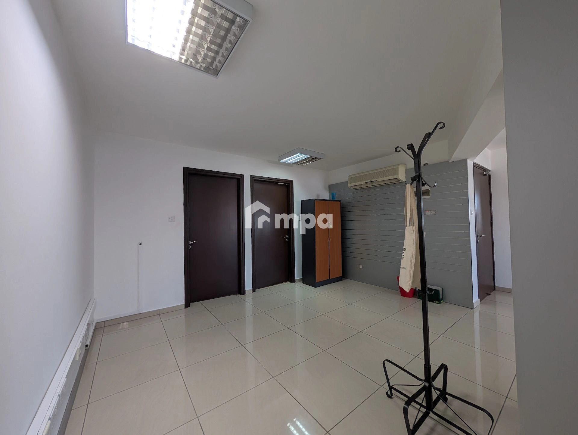 160m² Office for Rent in Strovolos, Nicosia District
