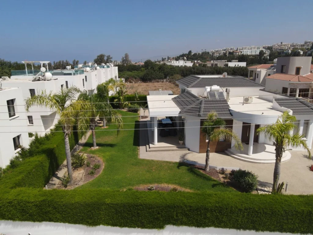 4 Bedroom House for Sale in Chlorakas, Paphos District