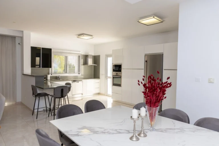 4 Bedroom House for Sale in Chlorakas, Paphos District