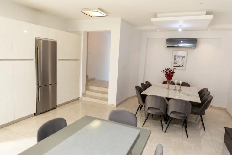 4 Bedroom House for Sale in Chlorakas, Paphos District